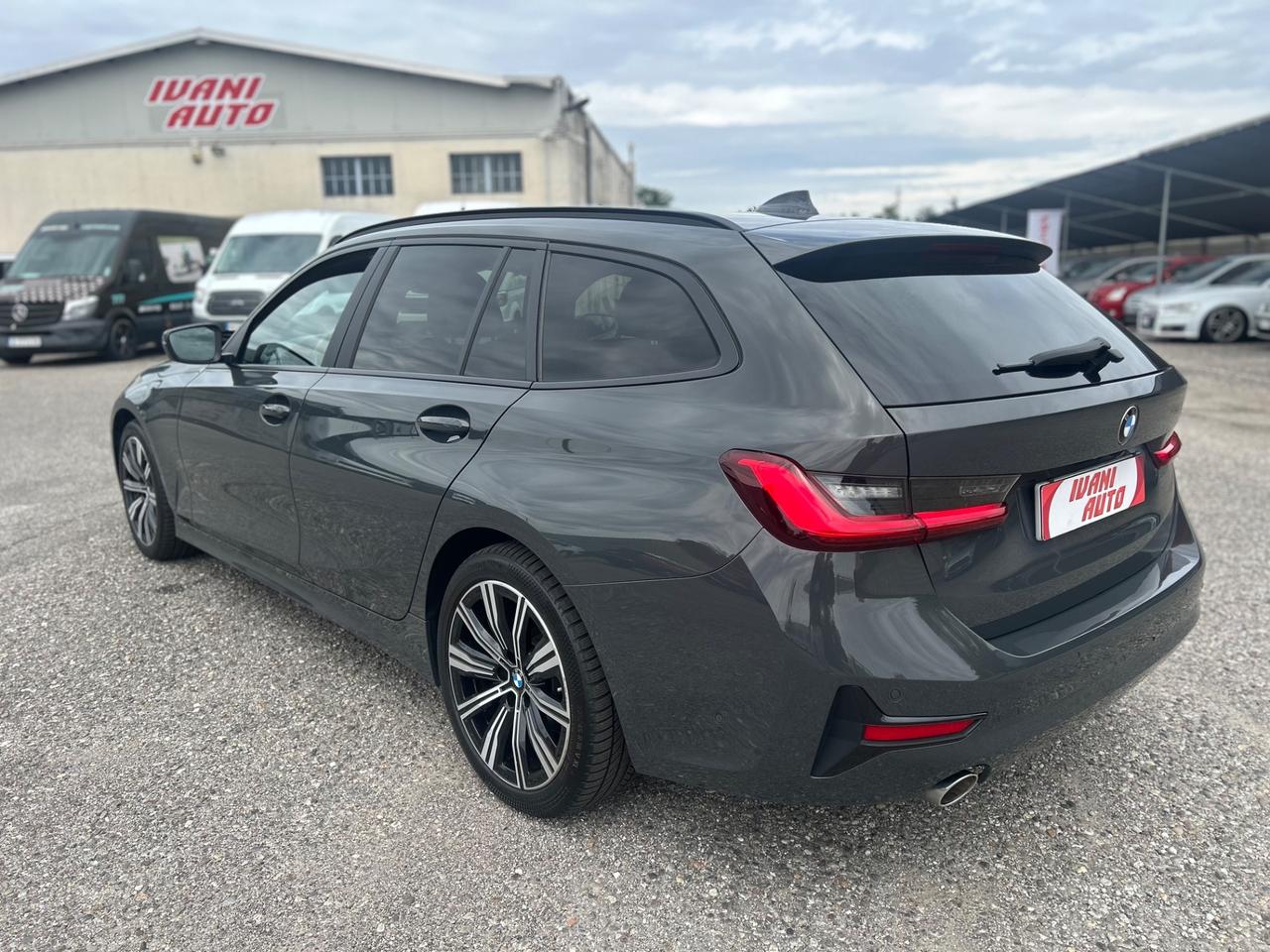 Bmw 318d 48V Touring Individual