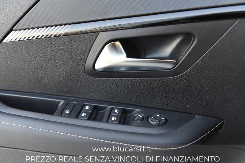 Peugeot 208 Allure PureTech 100 S/S