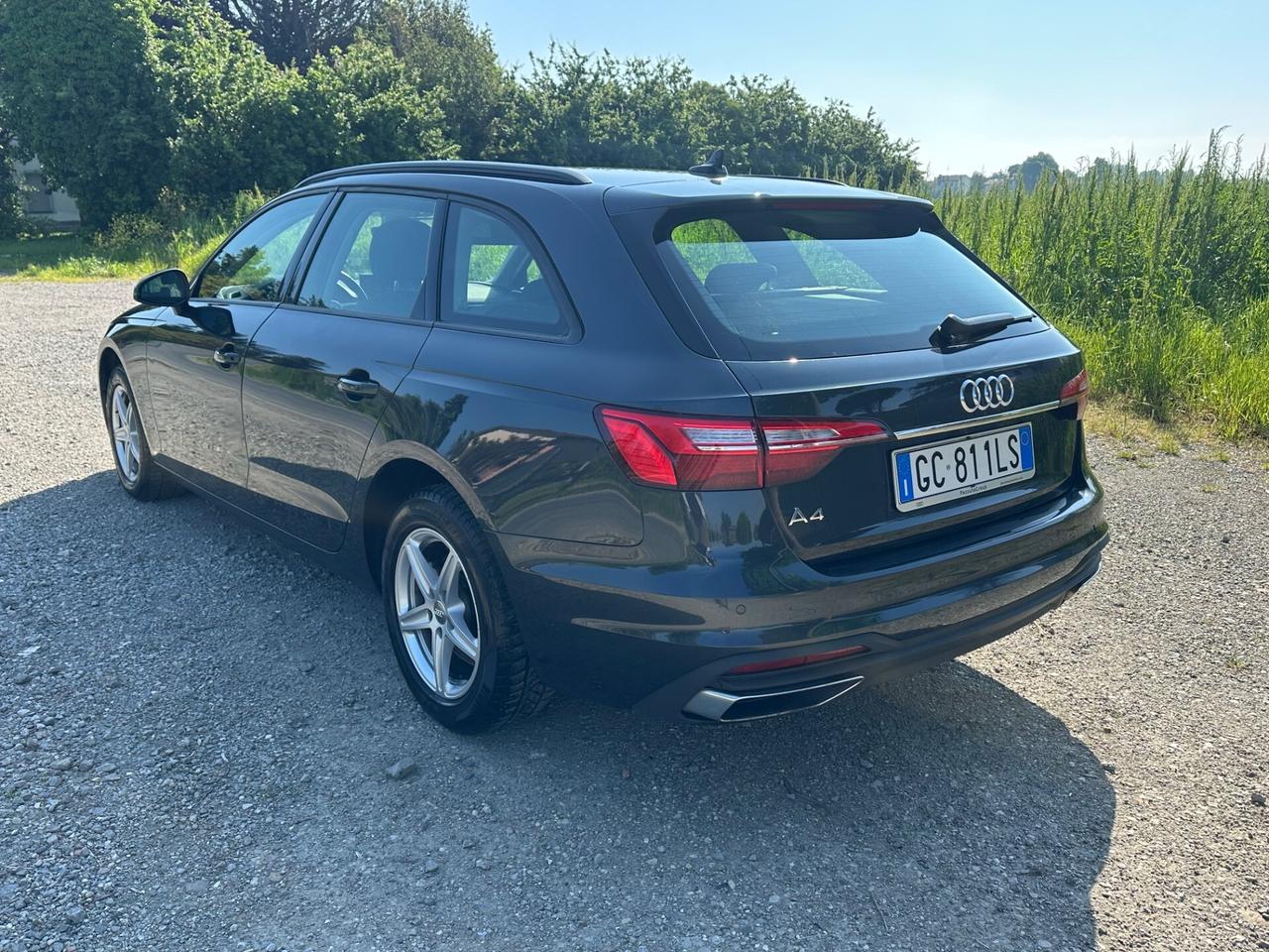 Audi A4 Avant 40 TDI quattro S tronic Business Advanced