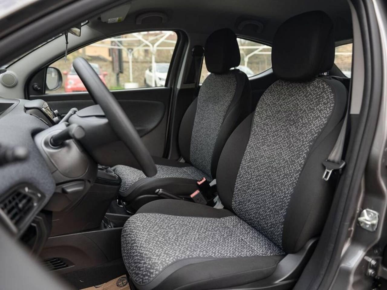 LANCIA Ypsilon III 2021 - Ypsilon 1.0 firefly hybrid Silver s&s 70cv