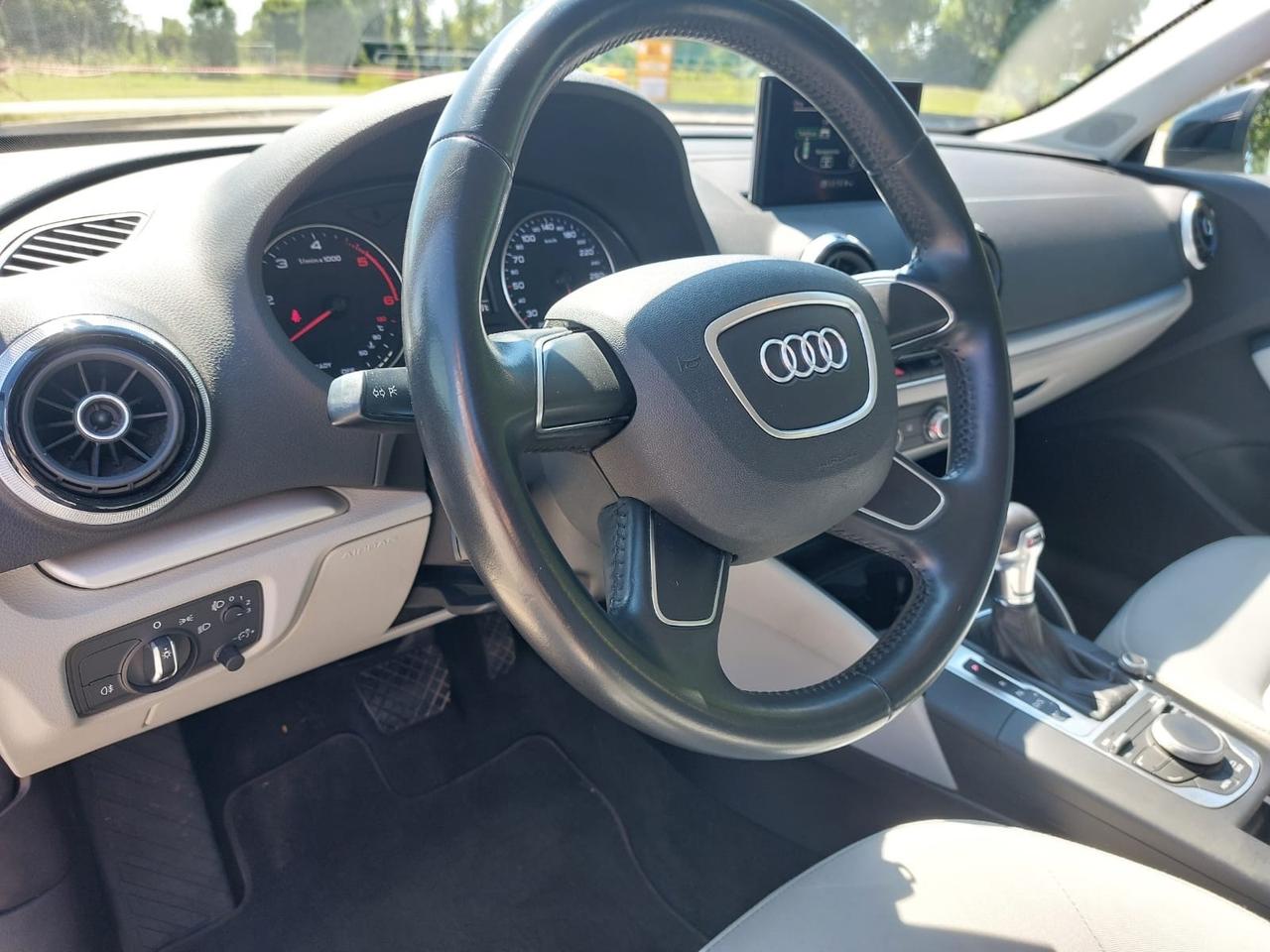 Audi A3 1.6 TDI S tronic Business