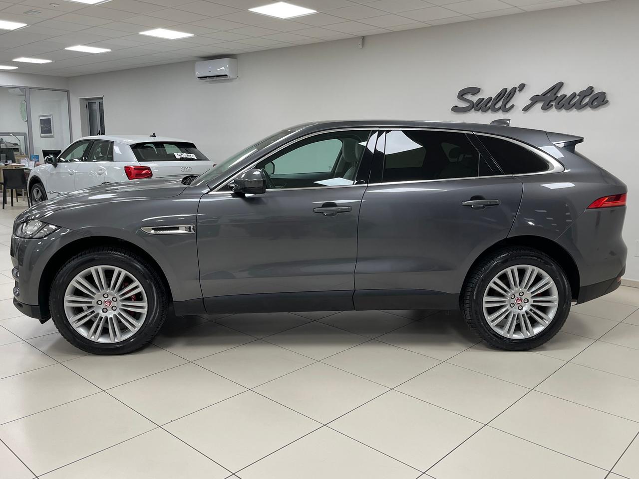 Jaguar F-Pace 2.0 D 180 CV AWD aut. Prestige 2017