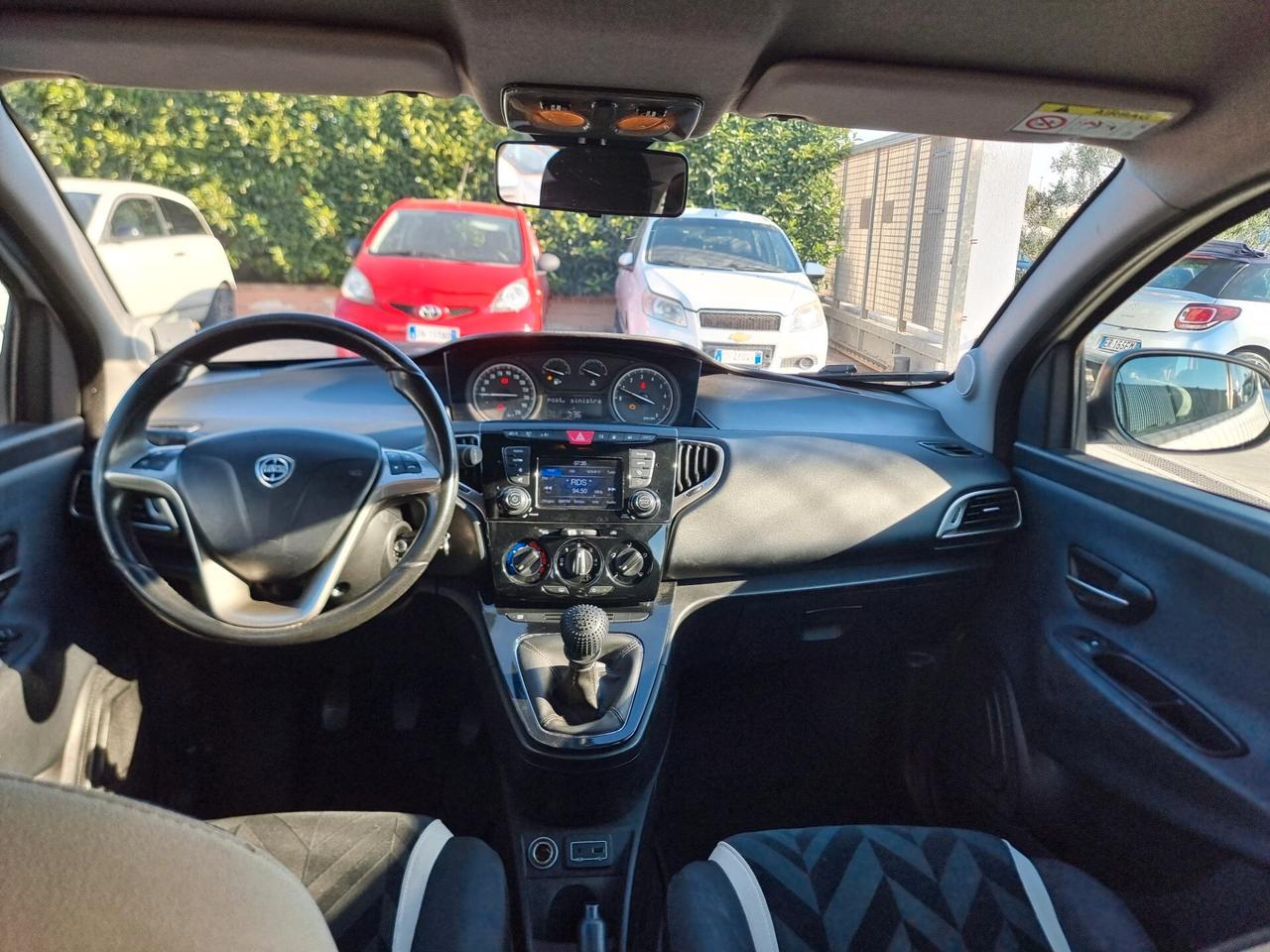 Lancia Ypsilon 1.2 69 CV 5 porte GPL Ecochic Gold GPL