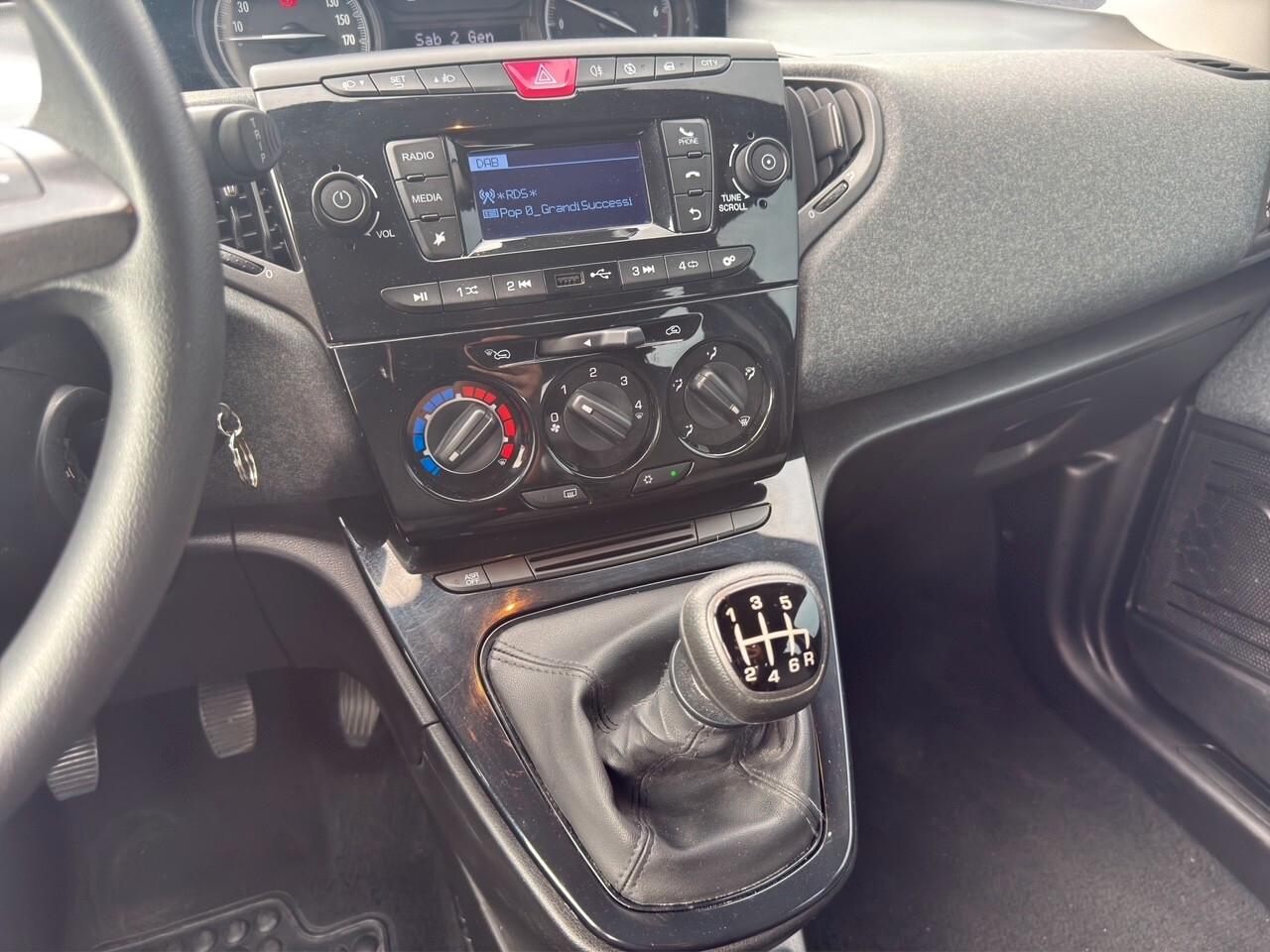 Lancia Ypsilon 1.0 FireFly 5 porte S&S Hybrid Silver Plus