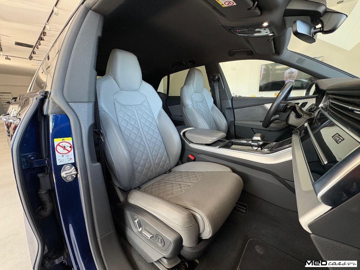 AUDI - Q8 - 55 TFSI quattro tiptronic Sport