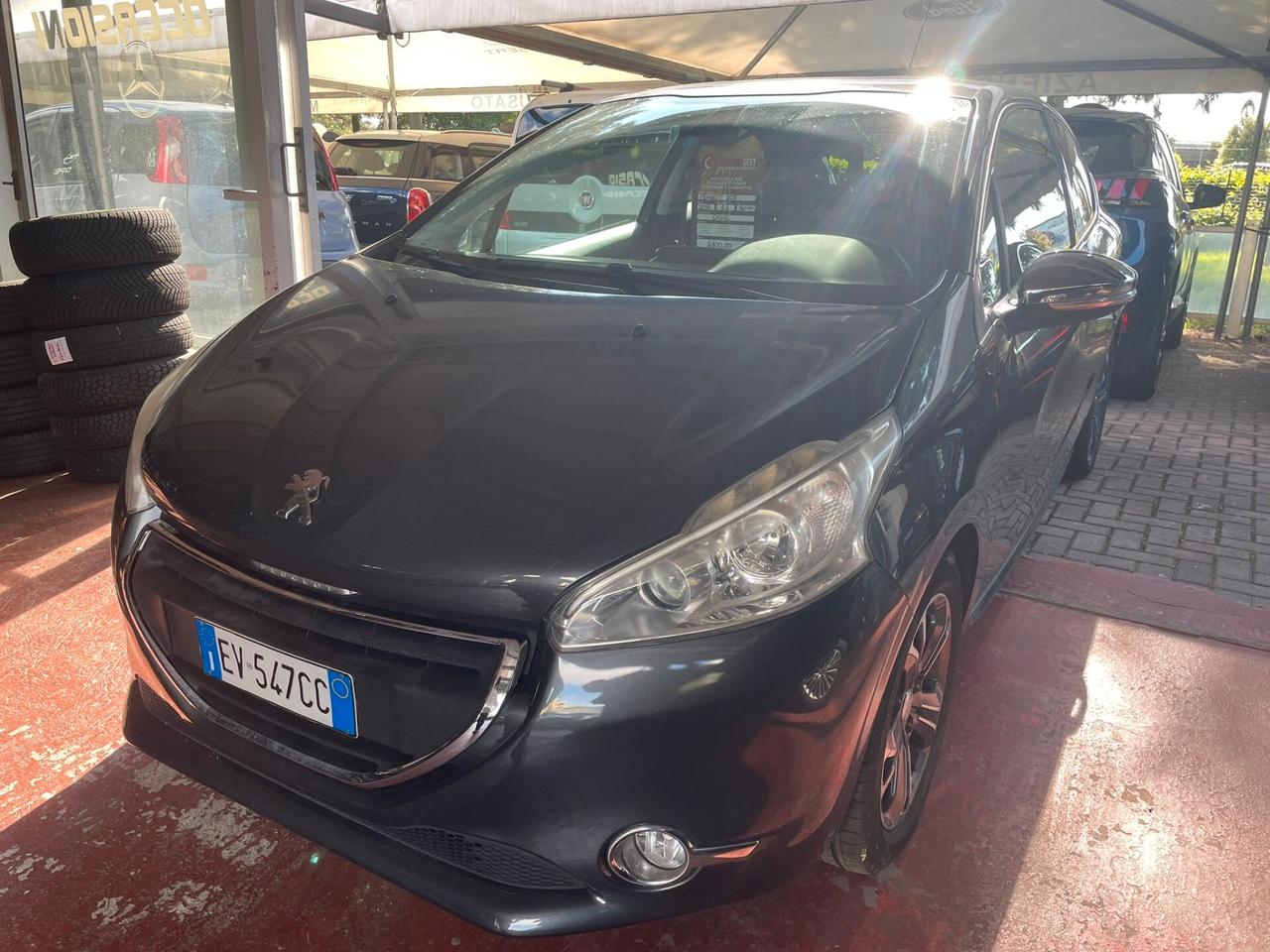 Peugeot 208 1.4 HDi 68 CV 5 porte Allure