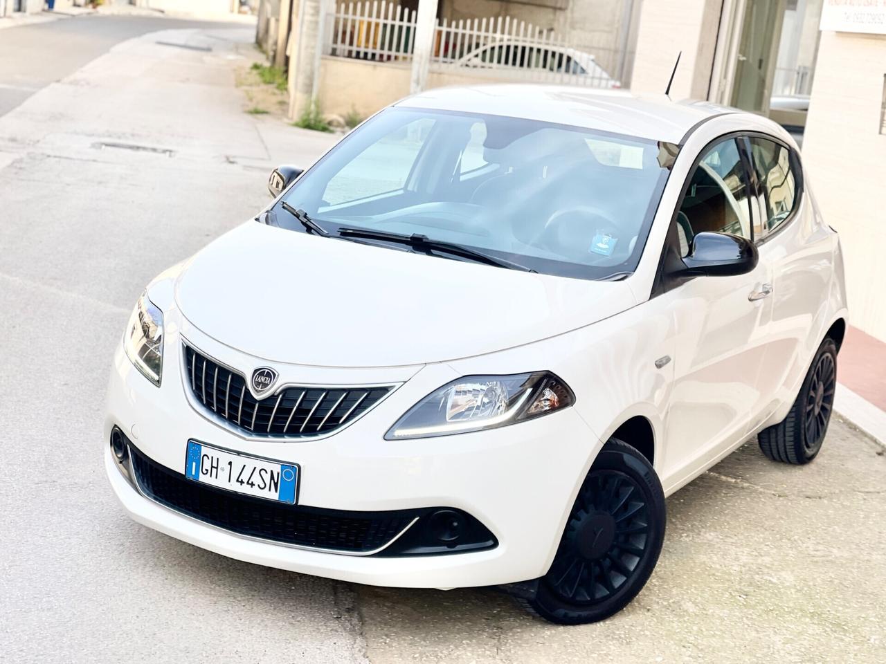 Lancia Ypsilon 1.0 FireFly 5 porte Hybrid Ecochic Silver 2022
