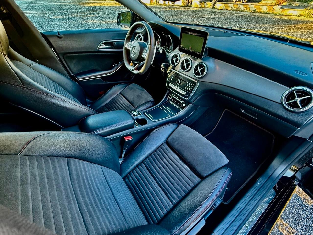 MERCEDES- BENZ CLA 200 D AMG PREMIUM