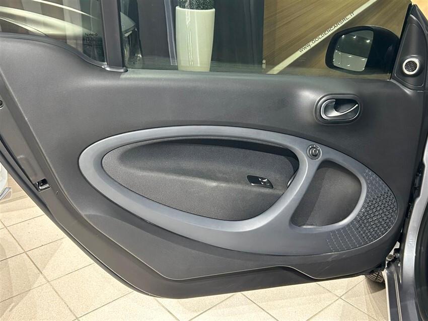 Smart ForTwo BRABUS 0.9 Turbo twinamic Xclusive