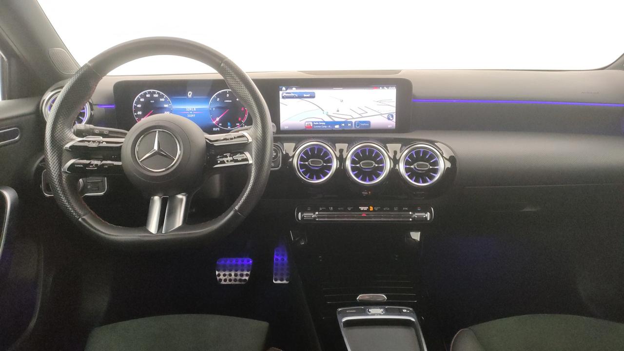 Mercedes-Benz A 200 d Premium auto