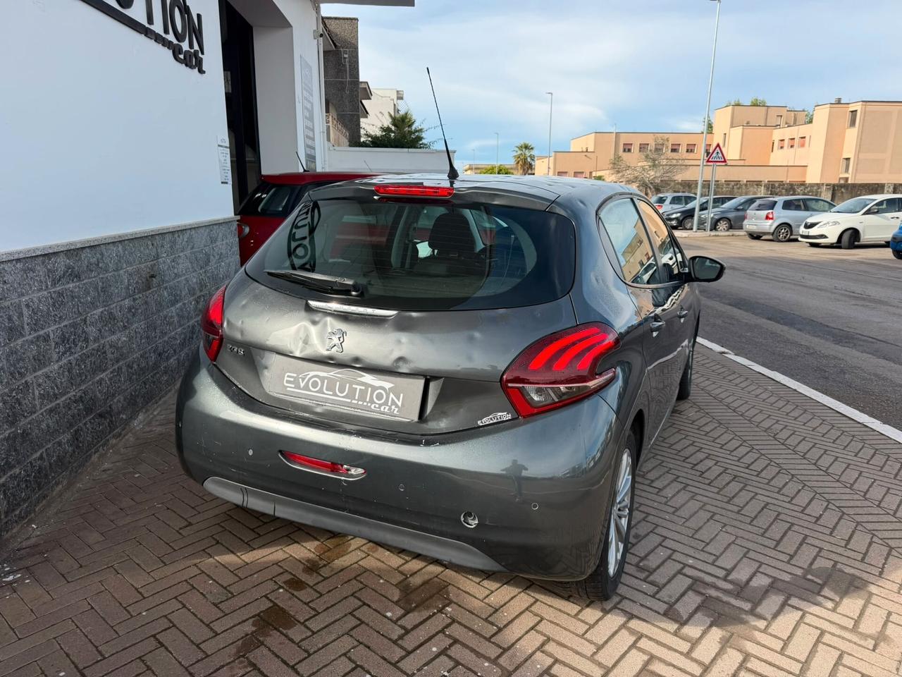 Peugeot 208 BlueHDi 75 5 porte Allure