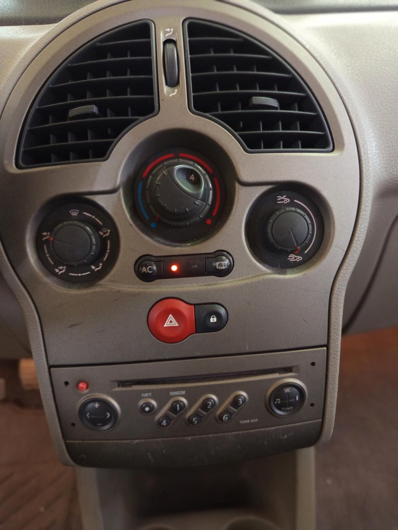 Renault Modus 1.5 diesel, 163 Mila chilometri ok neopatentati