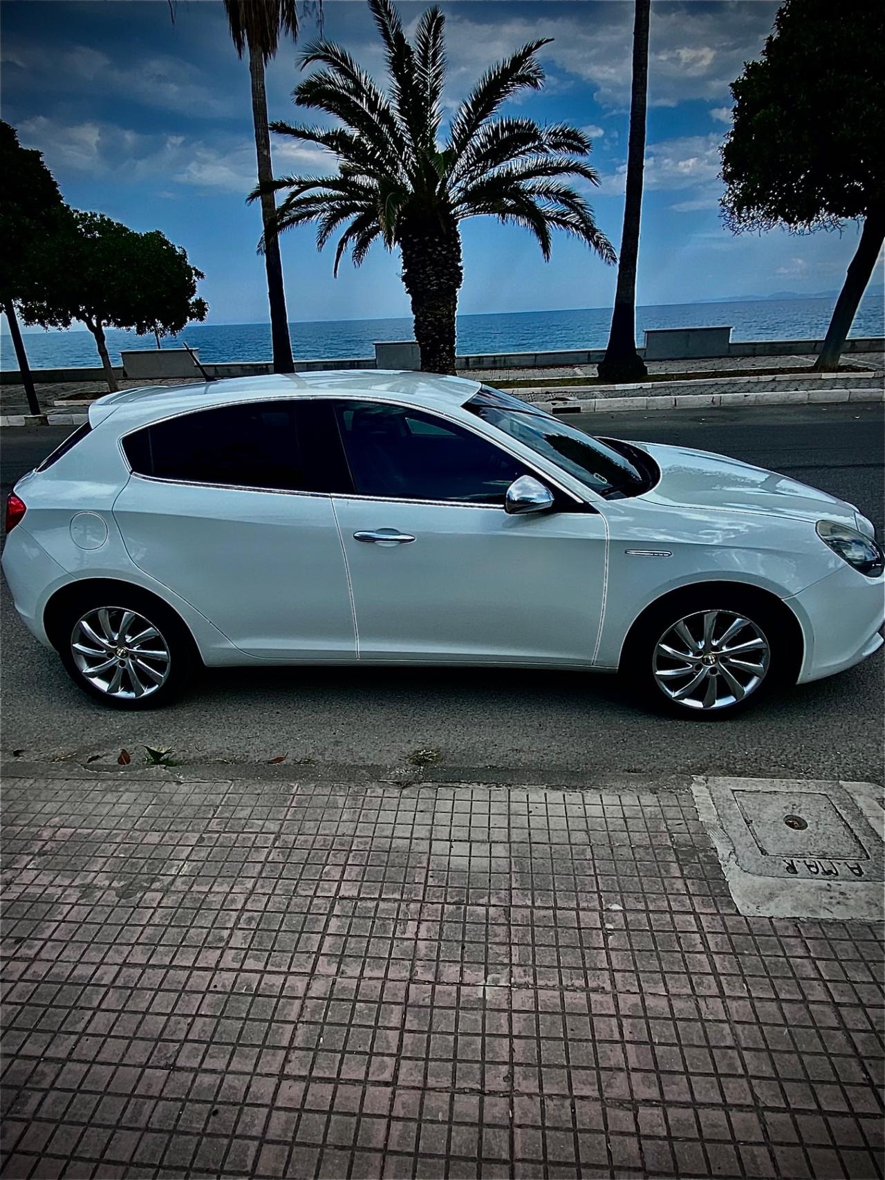 Alfa Romeo Giulietta 1.6 JTDm-2 105 CV Distinctive