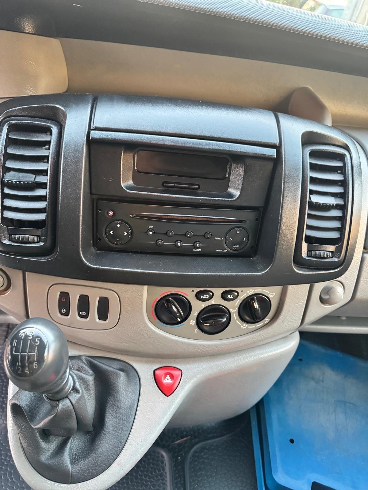 Renault Trafic 1.9 dCi 100 cv 6 marce