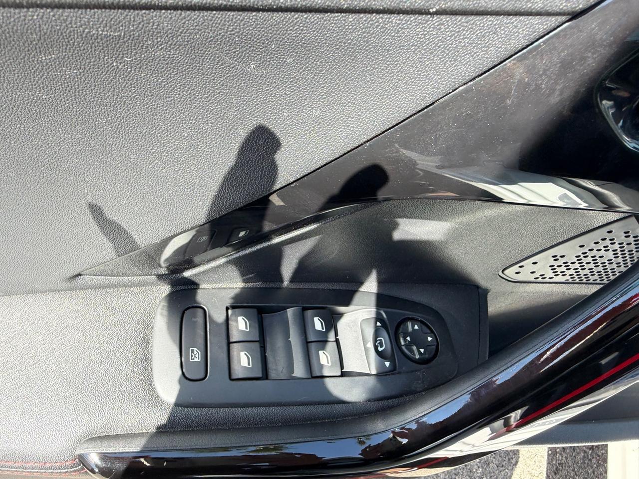 Peugeot 208 1.2 benzina GTLINE 2015 automatica