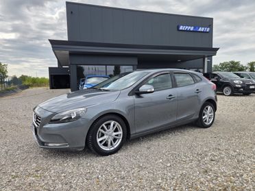 VOLVO V40 1.6 DIESEL DEL 2015 CON 130.000KM