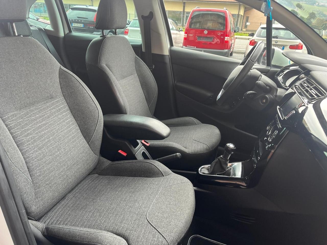 Citroen C3 C3 1.2 puretech Exclusive 82cv E6-NEOPATENTATO OK