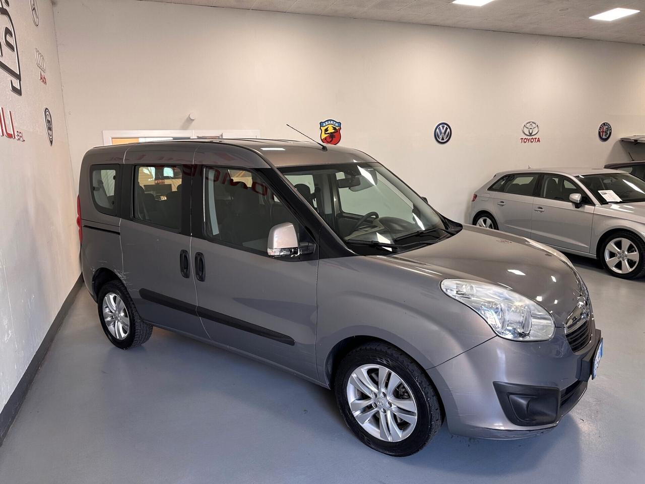 OPEL COMBO TOUR 7 POSTI 1.6 DIESEL