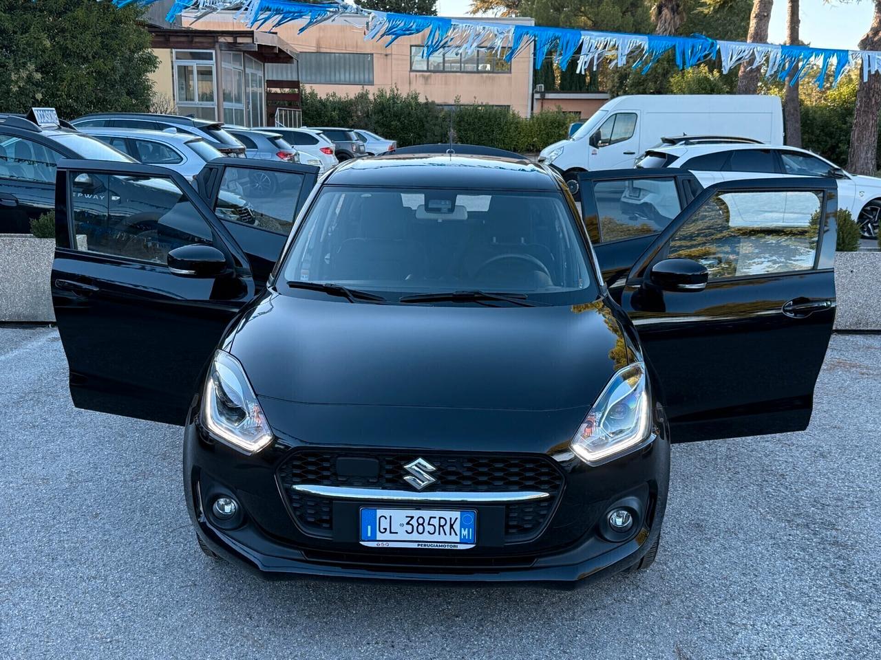 "UNA CHICCA" Suzuki Swift 1.2 Hybrid 4x4 AllGrip Top