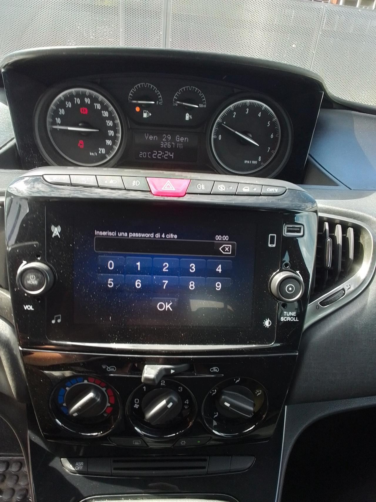 Lancia Ypsilon 1.0 FireFly 5 porte S&S Hybrid Ecochic Gold