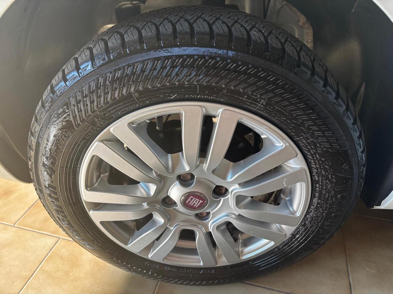 FIAT PUNTO ANNO 2012 BZ METANO ADATTA NEOPATENTATI KM 185 MILA
