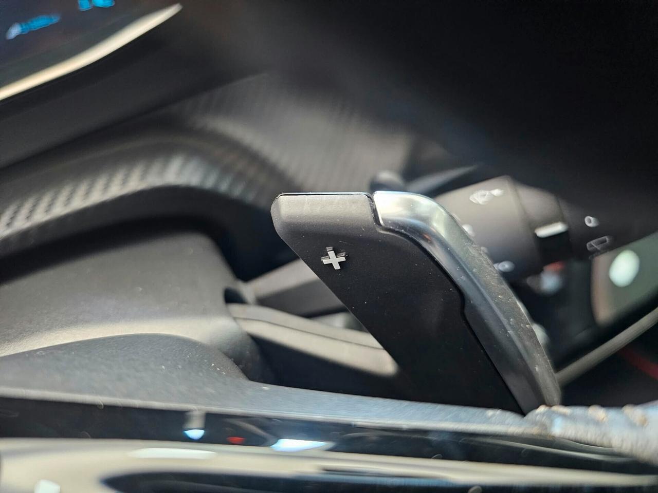 NUOVA PEUGEOT 2008 ALLURE PACK BICOLOR EDITION 1.5 BLUEHDI 131CV EAT8 F1