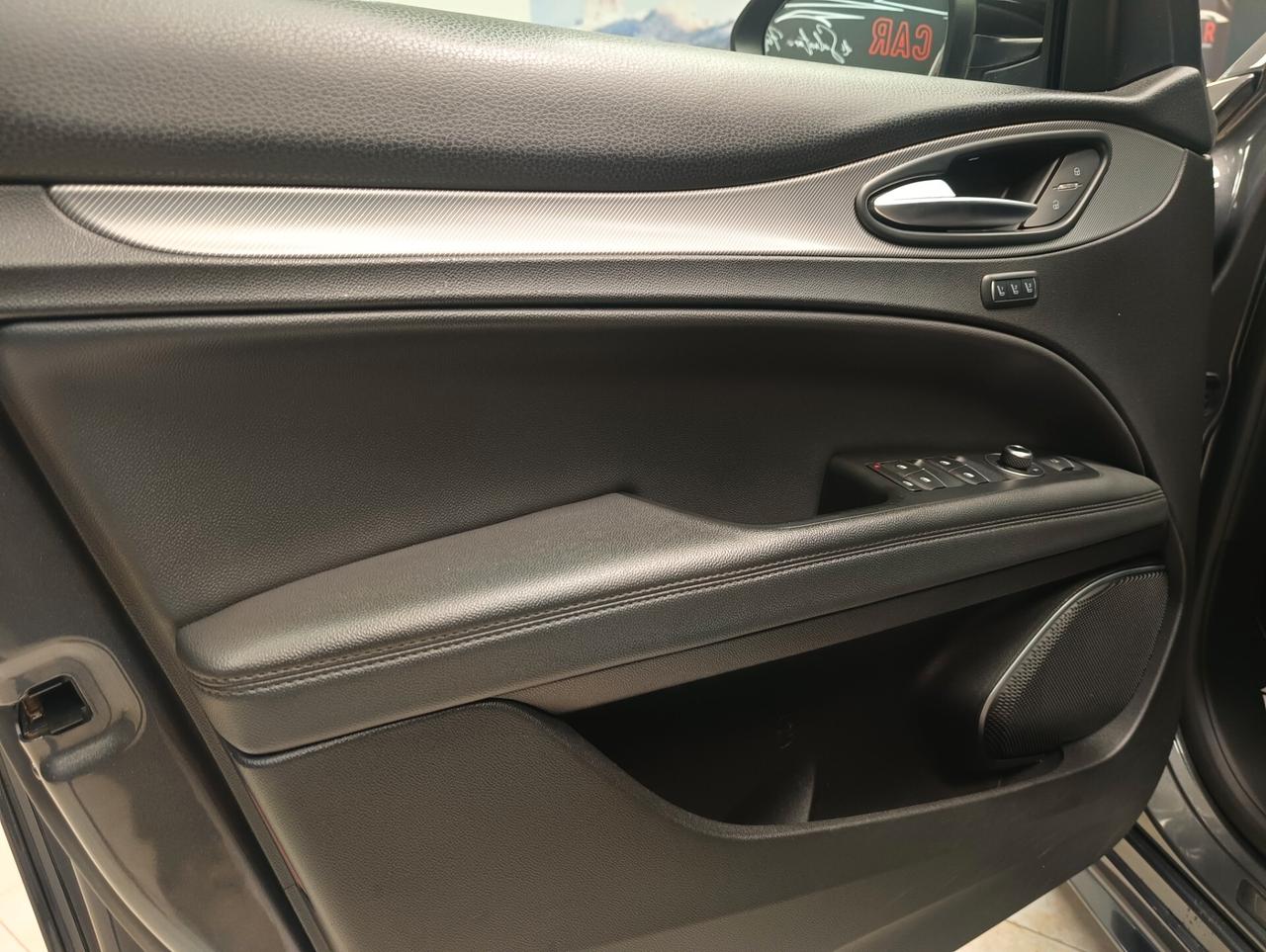 Alfa Romeo Stelvio 2.2 Turbodiesel 210 CV AT8 Q4 Veloce Tì