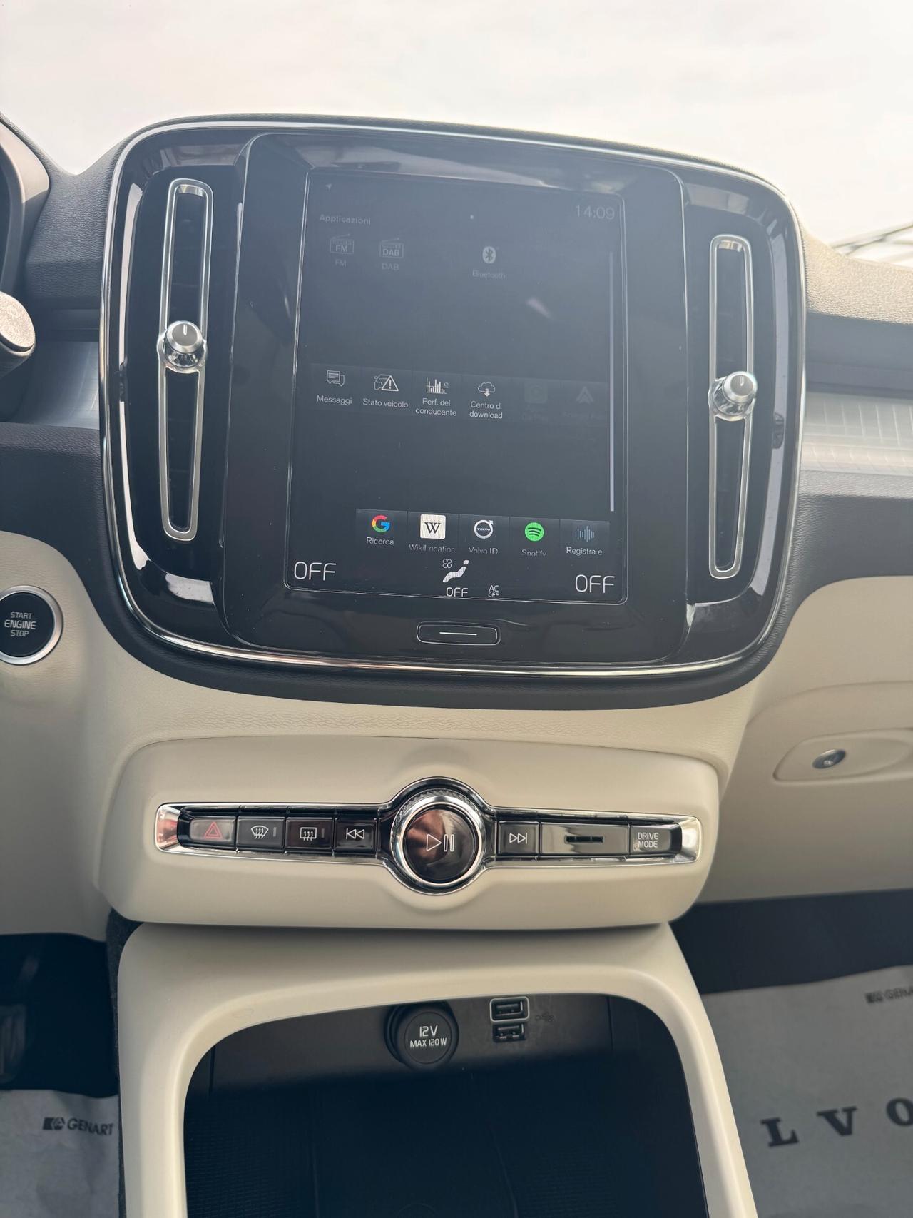 Volvo XC40 T2 Geartronic Momentum Pro