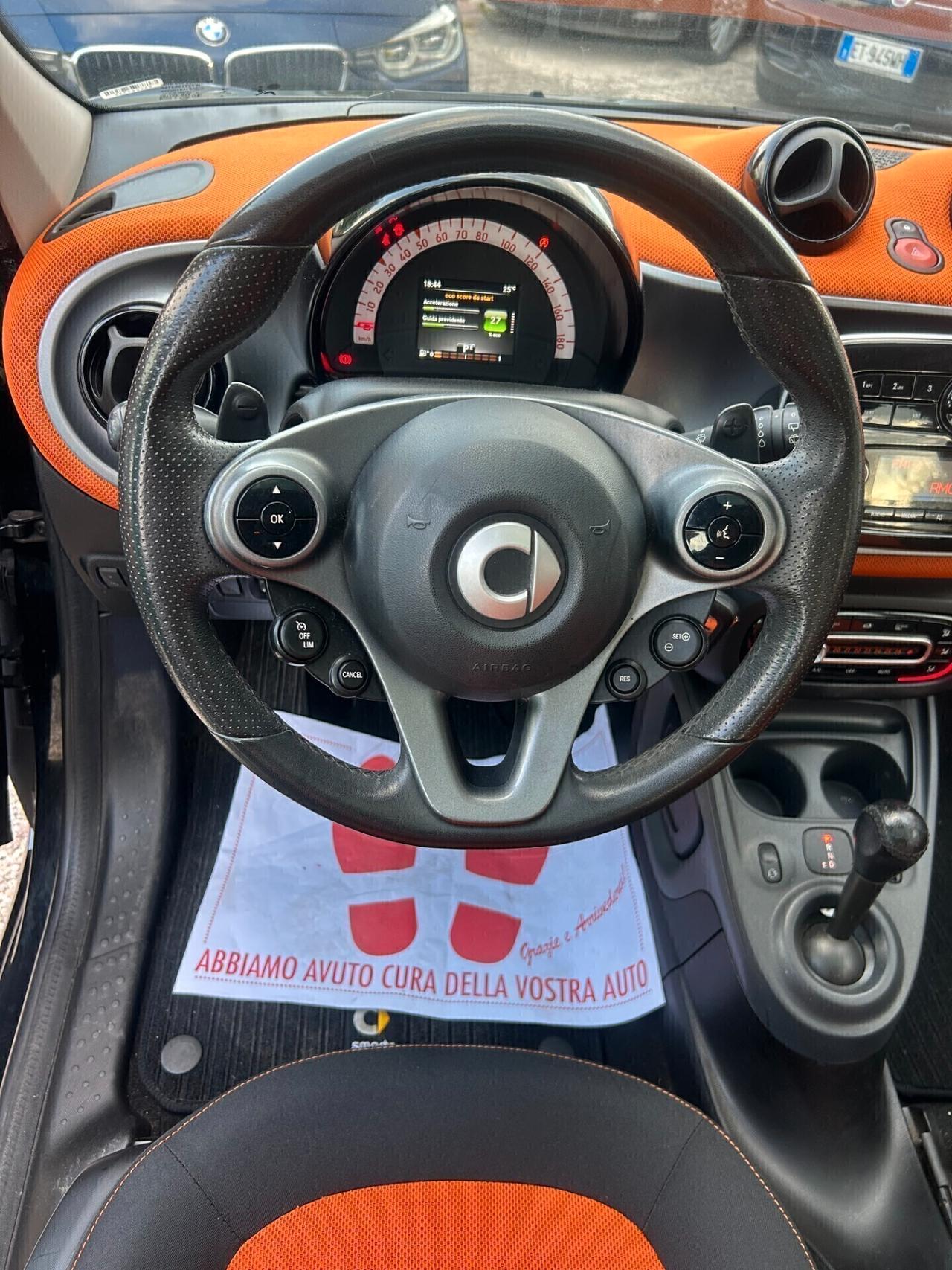 " UNA CHICCA " Smart ForFour 70 1.0 twinamic Passion