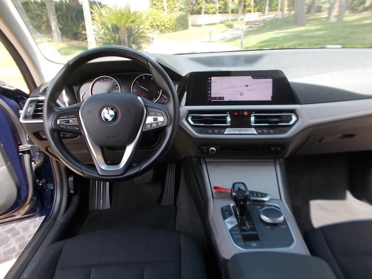 Bmw 318d Touring 150cv Aut. *FULL OPT.* da VETRINA