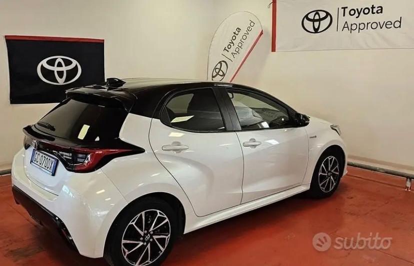 Toyota Yaris 1.5 Hybrid 5 porte Lounge