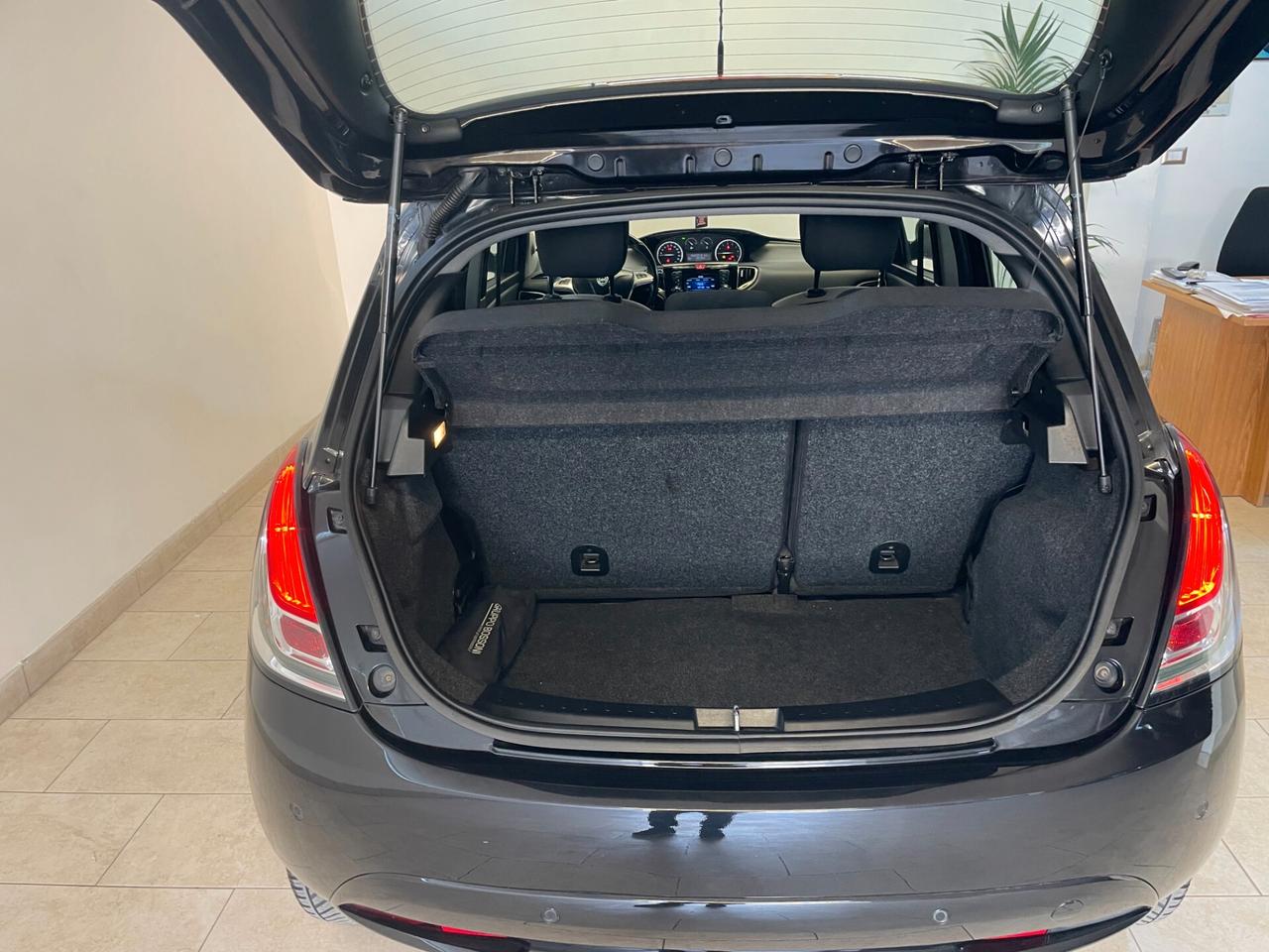 Lancia Y Ypsilon 1.2 FULL OP Platinum TAGL+DISTRIB NEOPATENTATI