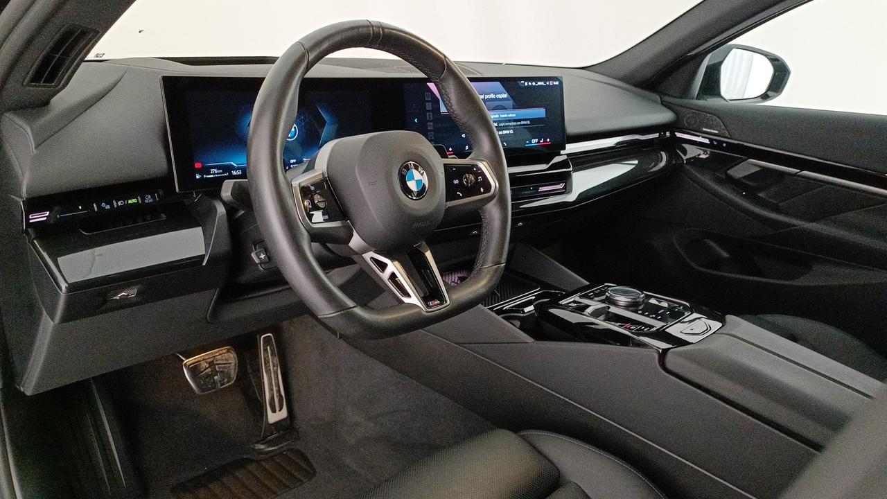 BMW Serie 5 G61 2024 Touring - 540d Touring 48V xdrive MSport Pro 183kW auto