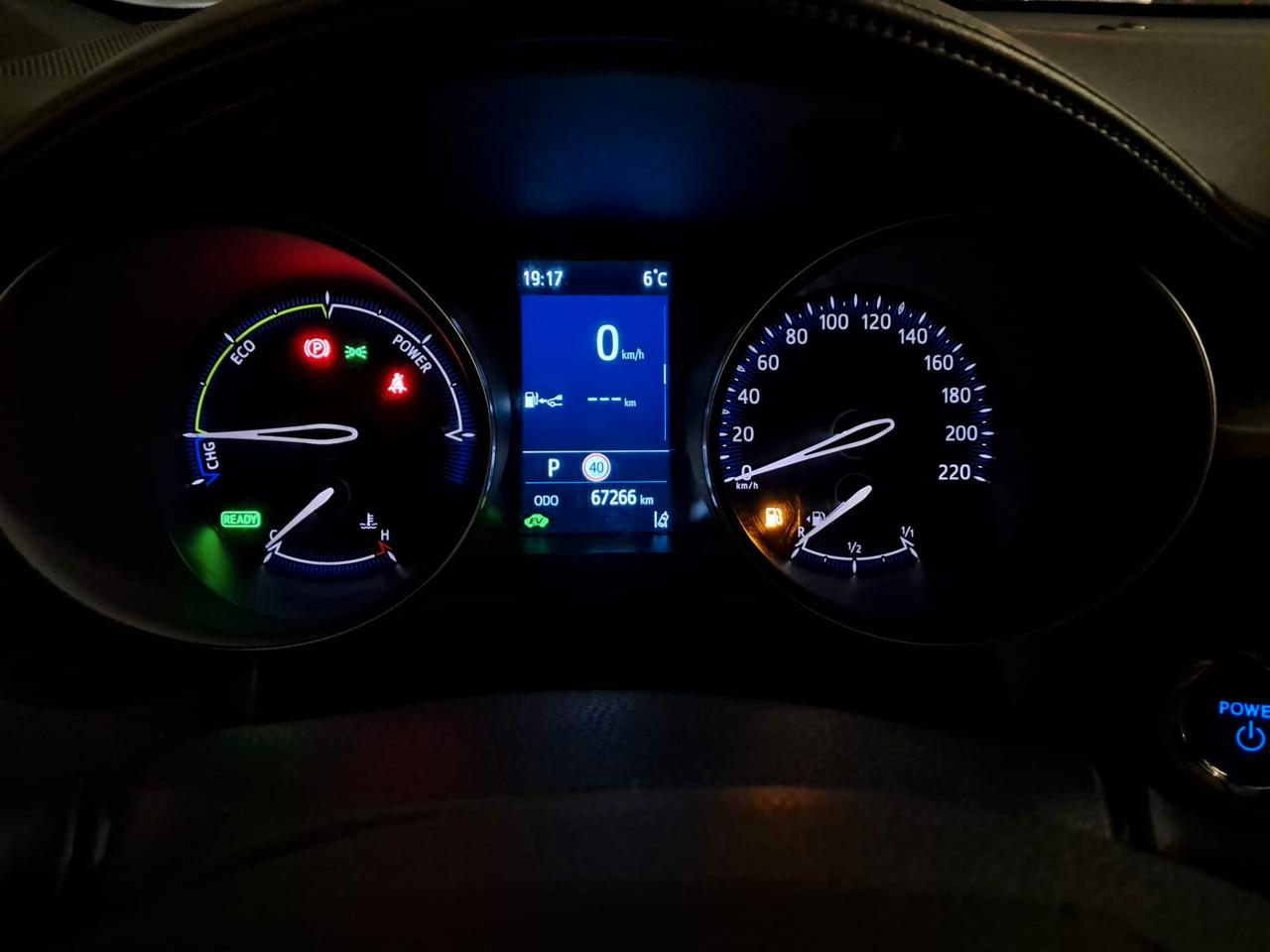 Toyota C-HR 1.8 Hybrid E-CVT Business