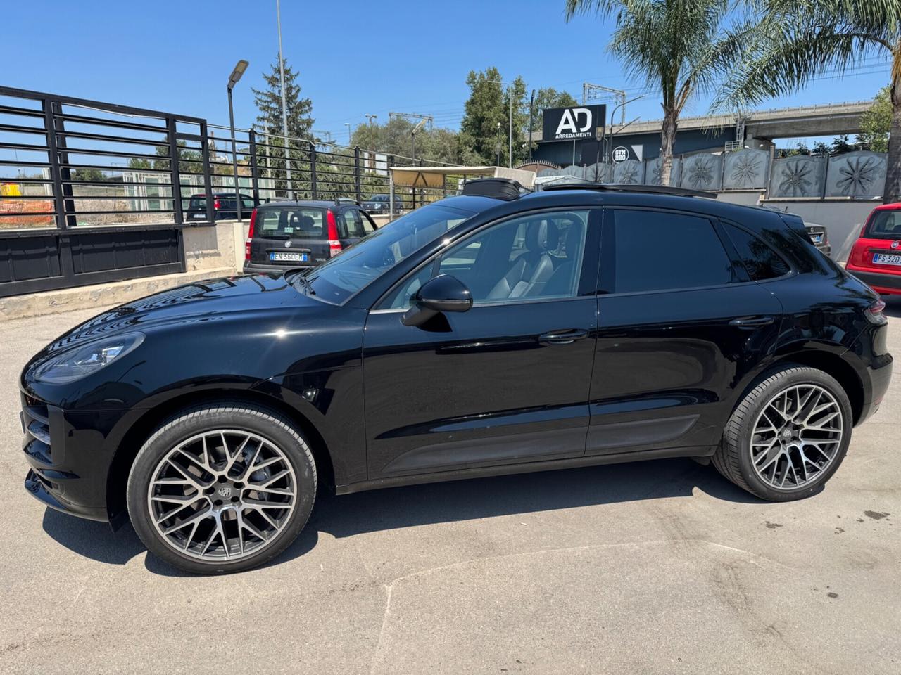 Porsche Macan 2.0 pari al nuovo