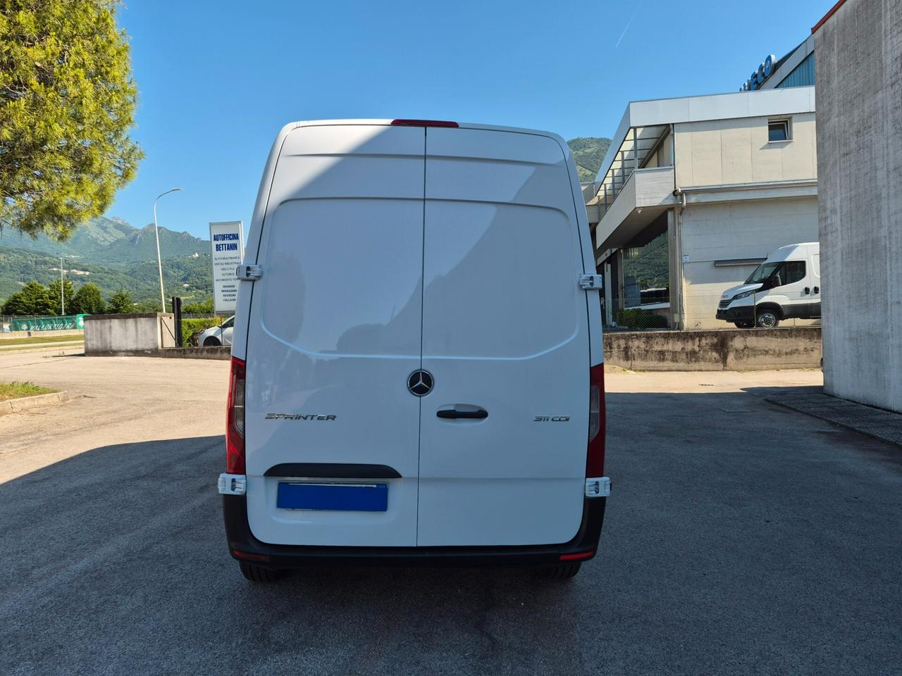 Mercedes Benz F39/35 311 CDI FWD TA Furgone