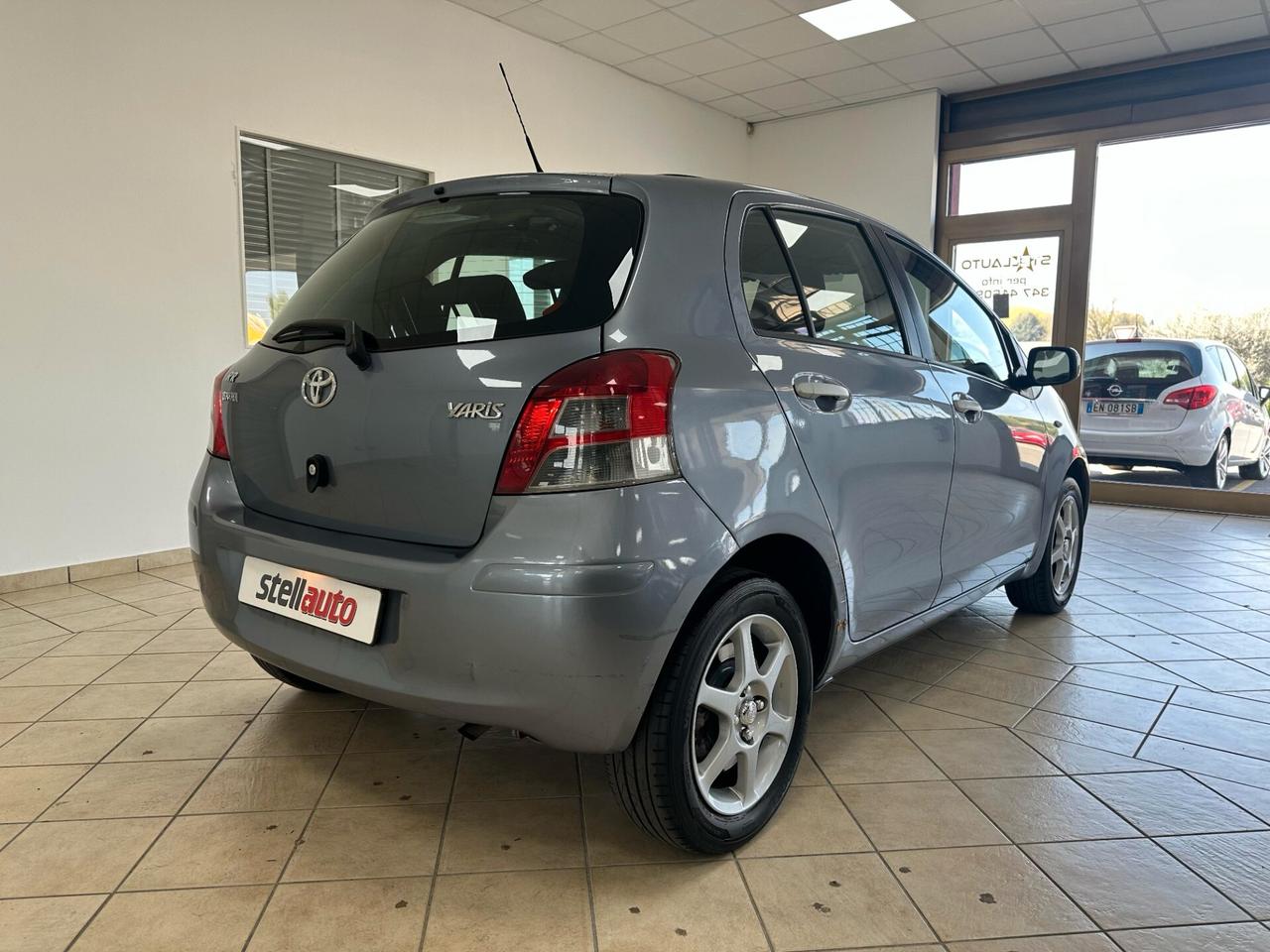Toyota Yaris 1.0 5 porte