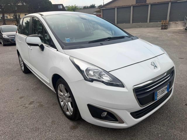 PEUGEOT 5008 1.6 HDi 115CV Allure senza nessun lavoro da fare
