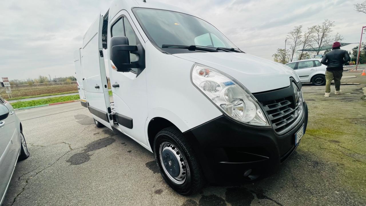 Renault Master T35 2.3 dCi/125 TP PL Cabinato E5