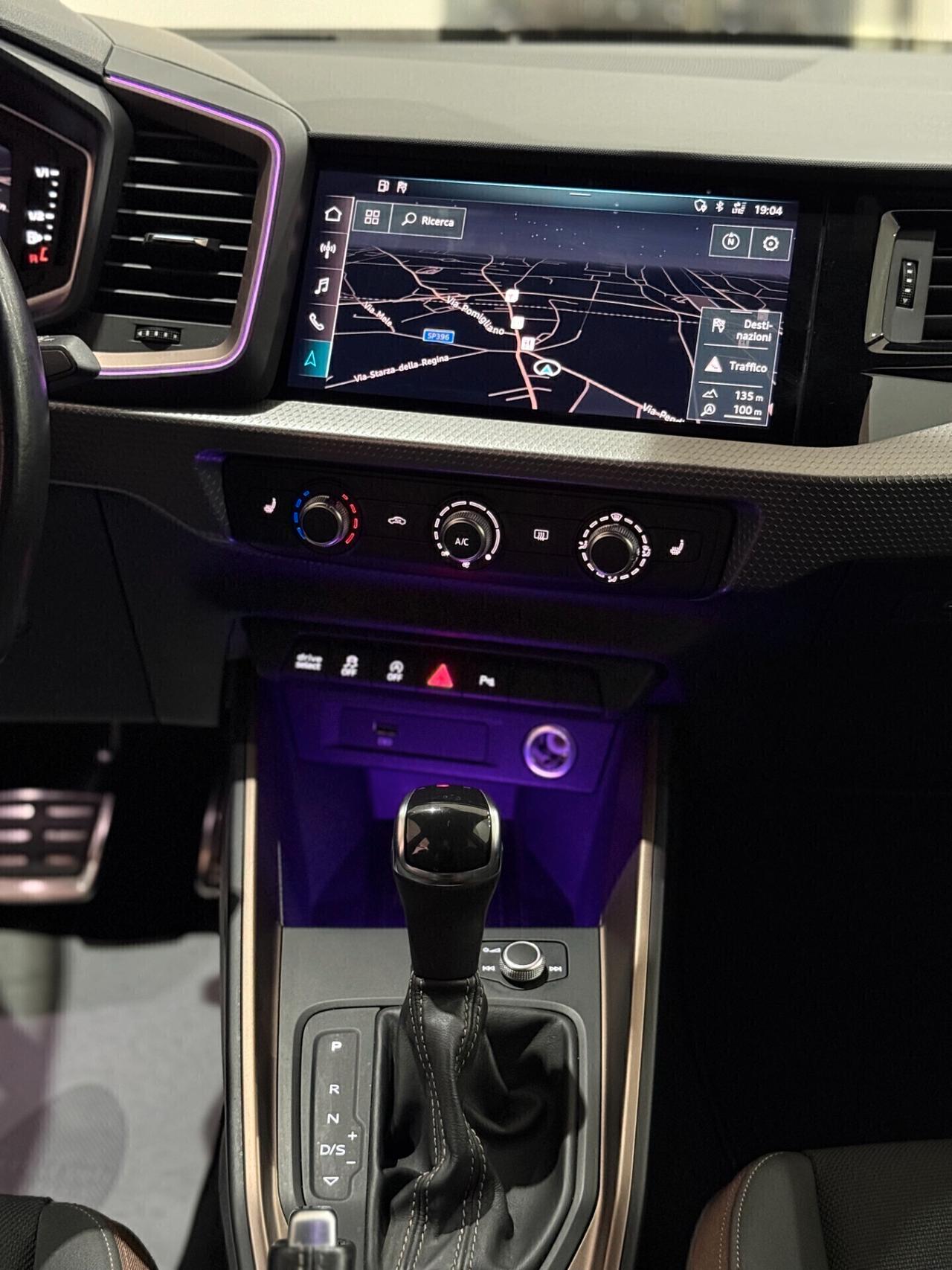 Audi A1 citycarver 30 TFSI S tronic Identity Contrast