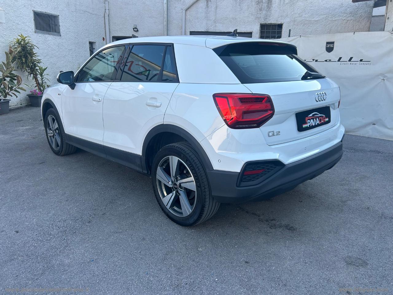 AUDI Q2 30 TDI S tronic Identity Black