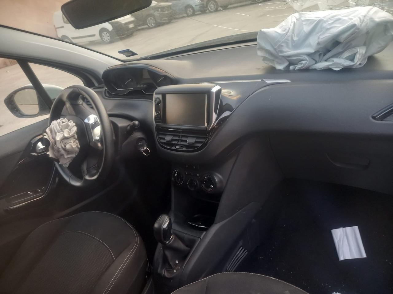Peugeot 208 2018 sinistrata Incidentata