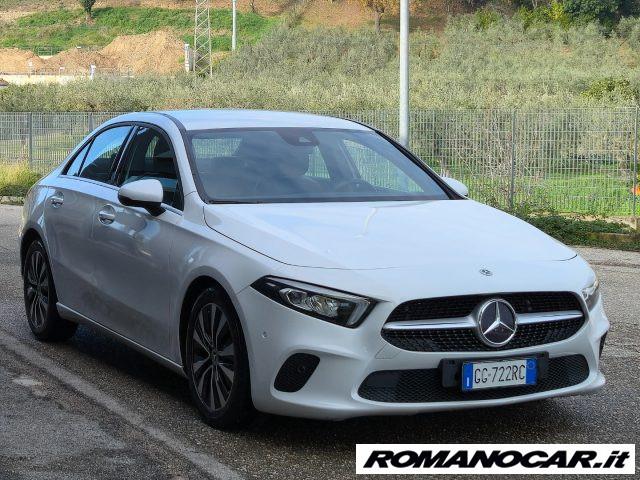 MERCEDES-BENZ A 180 d Automatic Business Pelle-Navy