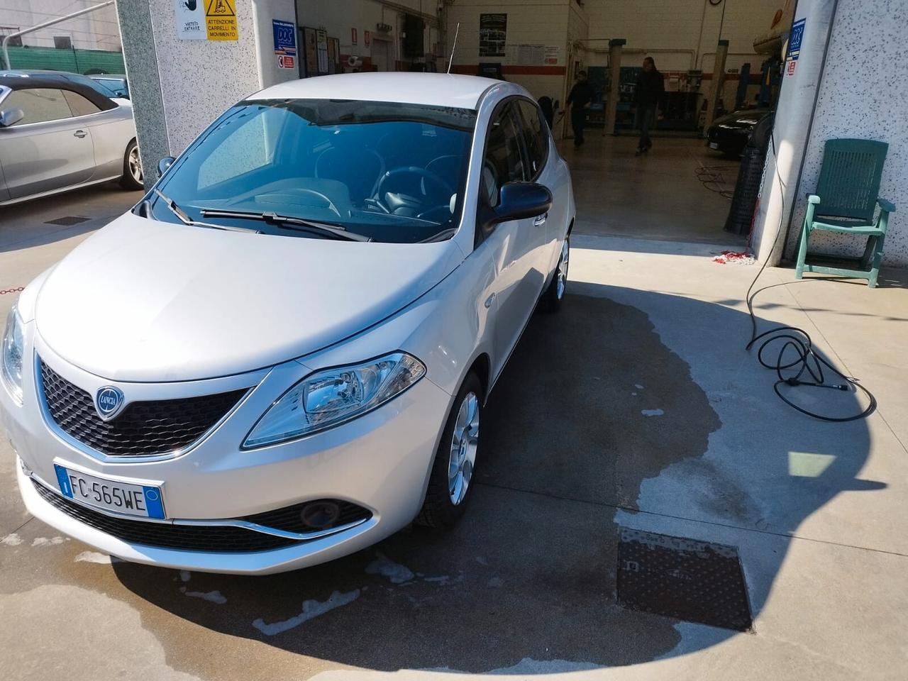 Lancia Ypsilon 1.2 69 CV 5 porte GPL Ecochic Gold