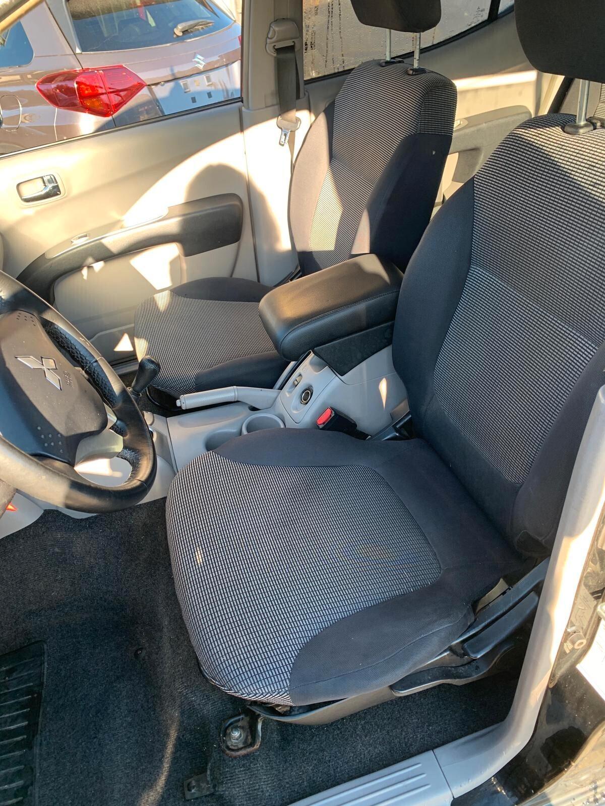 Mitsubishi L200 doppia cabina-5 posti-130000 km-gancio traino- full gls targhet-copricassone