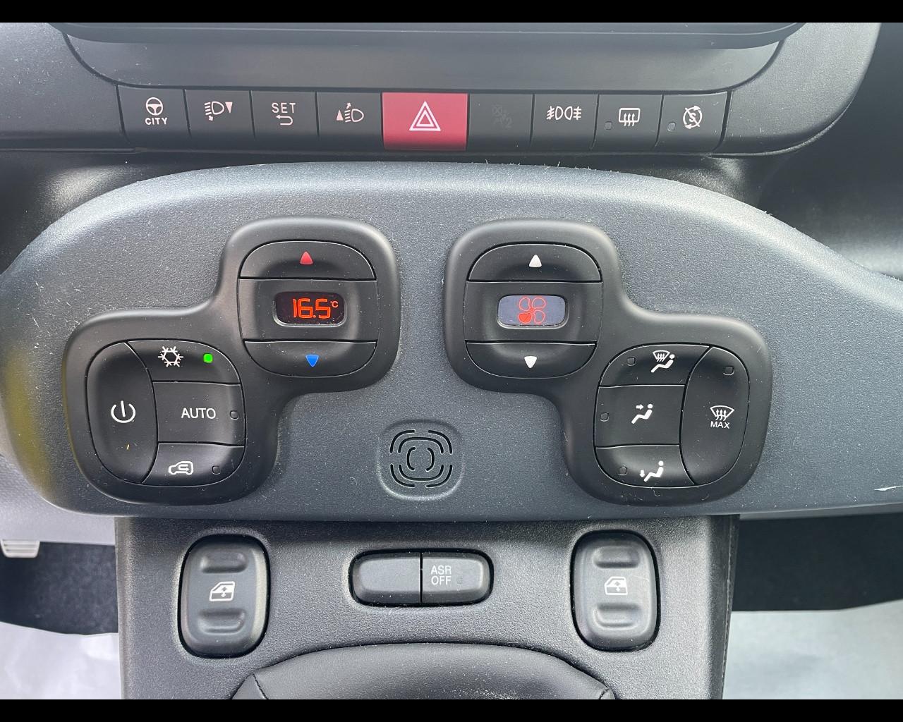 FIAT Panda III 2021 Cross - Panda 1.0 firefly hybrid Cross s&s 70cv 5p.ti