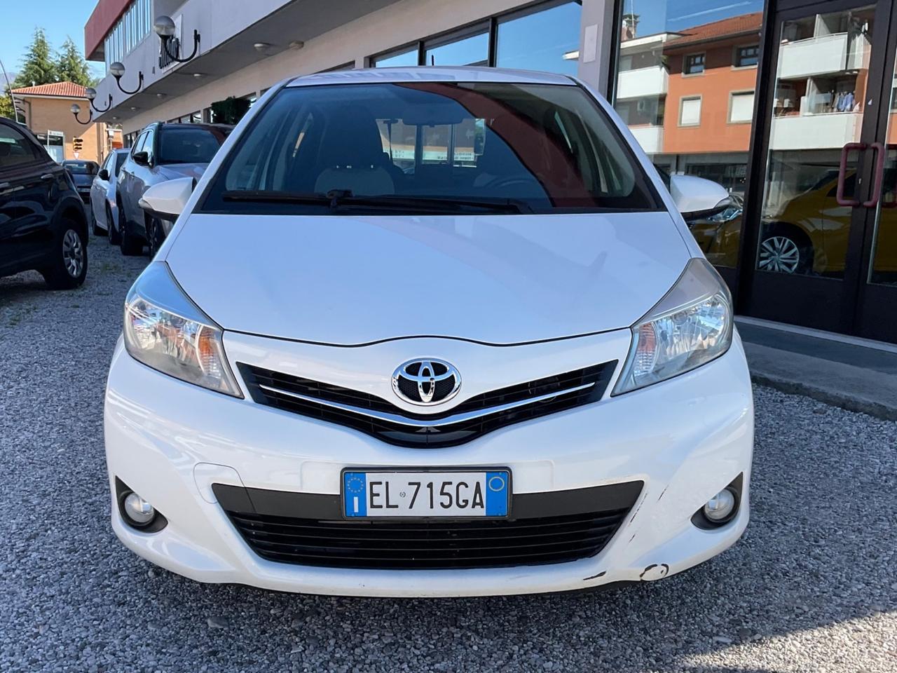 Toyota Yaris 1.4 D-4D 5 porte Lounge