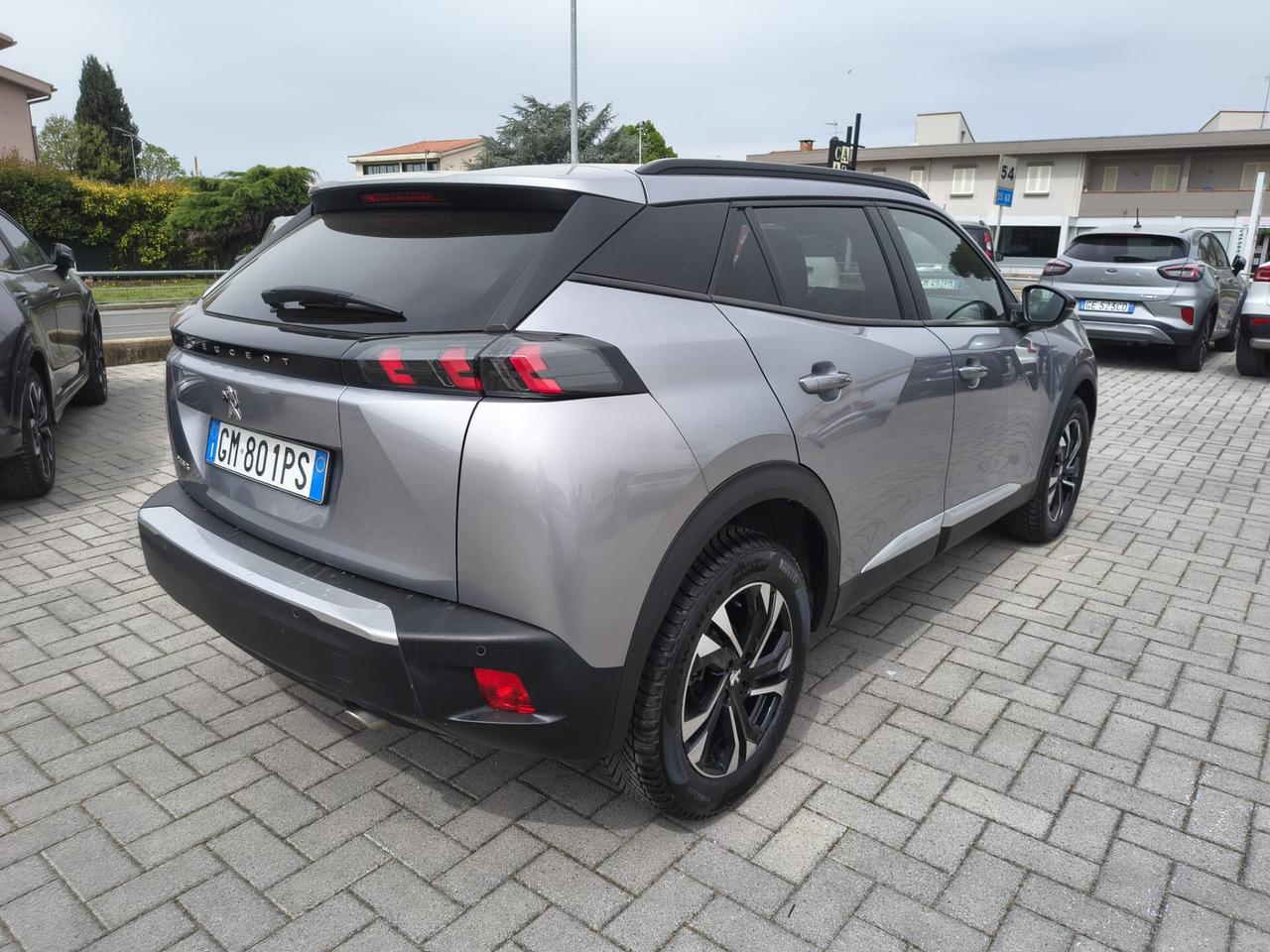 Peugeot 2008 1.5 BlueHDi 130cv EAT8 *CAMBIO AUTOMATICO*
