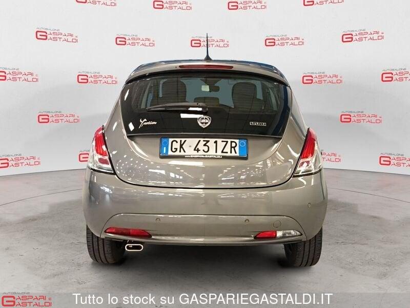 Lancia Ypsilon 1.0 FireFly 5 porte S&S Hybryd Gold