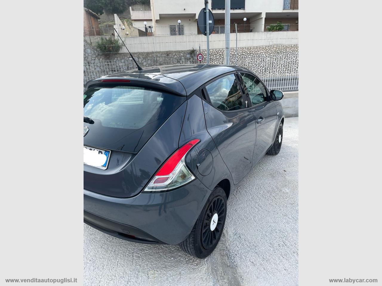 LANCIA Ypsilon 1.2 69 CV 5p. Platinum